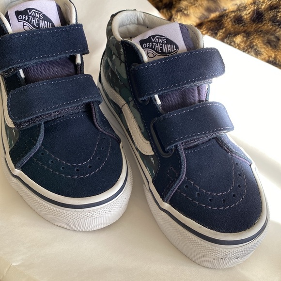 Brand new boys 10.5 high top Velcro vans - Picture 2 of 6